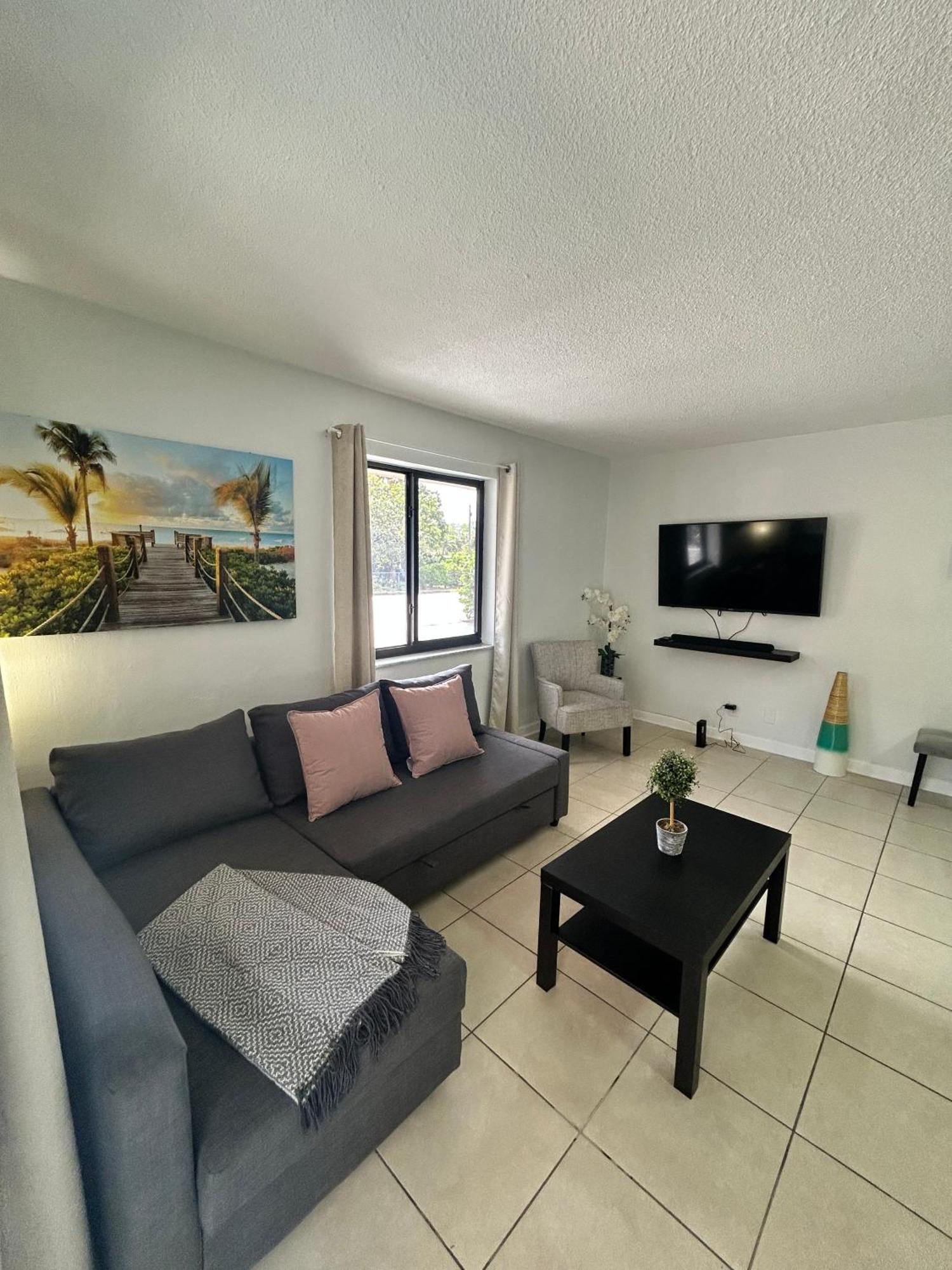 Apartment In Hollywood Close To Shops & Beach 110 Exterior foto
